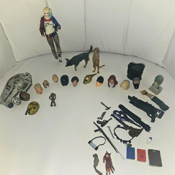 Harley Quinn Collectible Action figure - Picture 1 of 14